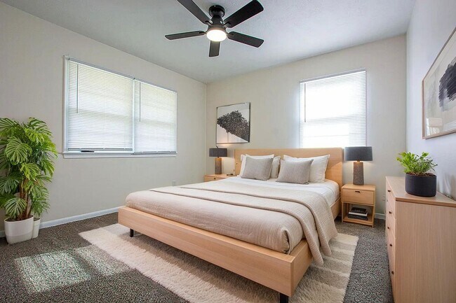 Building Photo - 3 Bedroom / 2 Bath Home with Finished Basm...