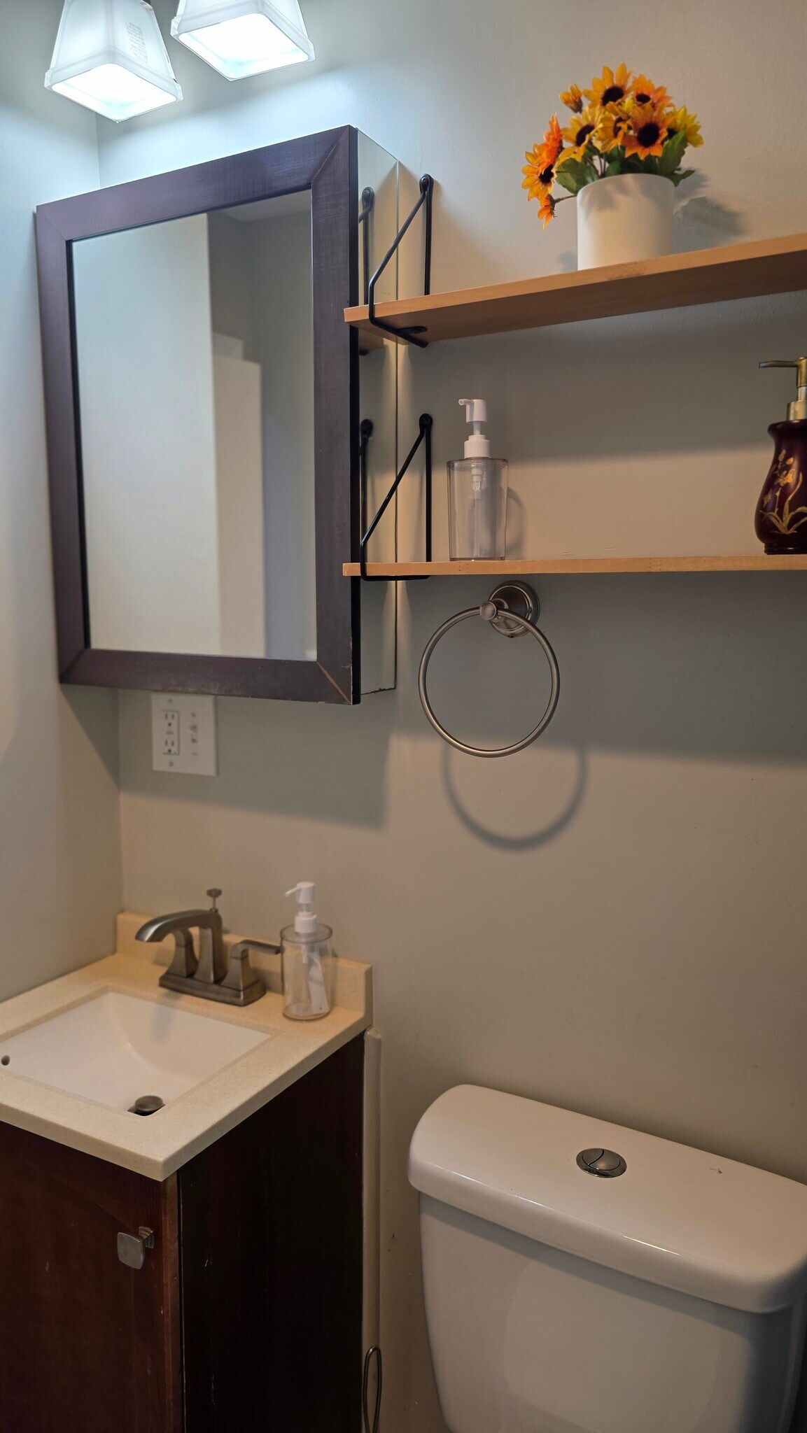 Building Photo - 1417 22nd Ave N