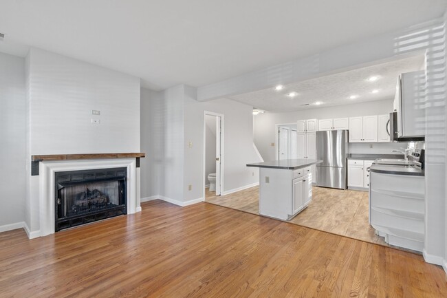 Building Photo - Must see in Eastport!