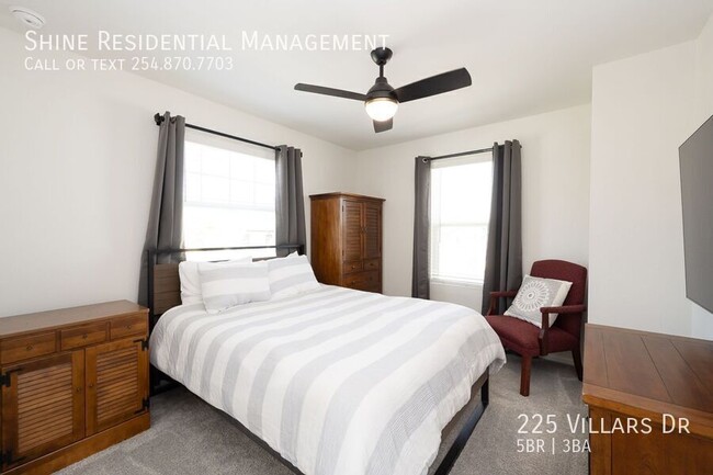 Building Photo - 225 Villars Dr