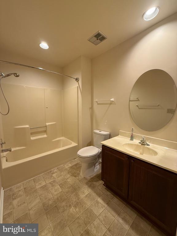 Building Photo - 5805 Coolidge Ct