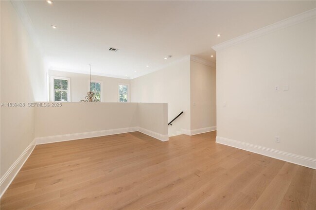 Building Photo - 680 Destacada Ave