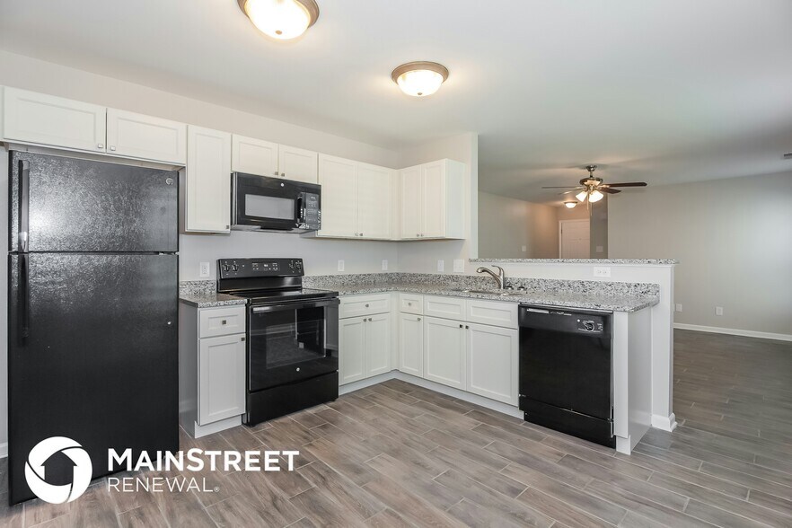 Building Photo - 4544 Stone Mountain Dr