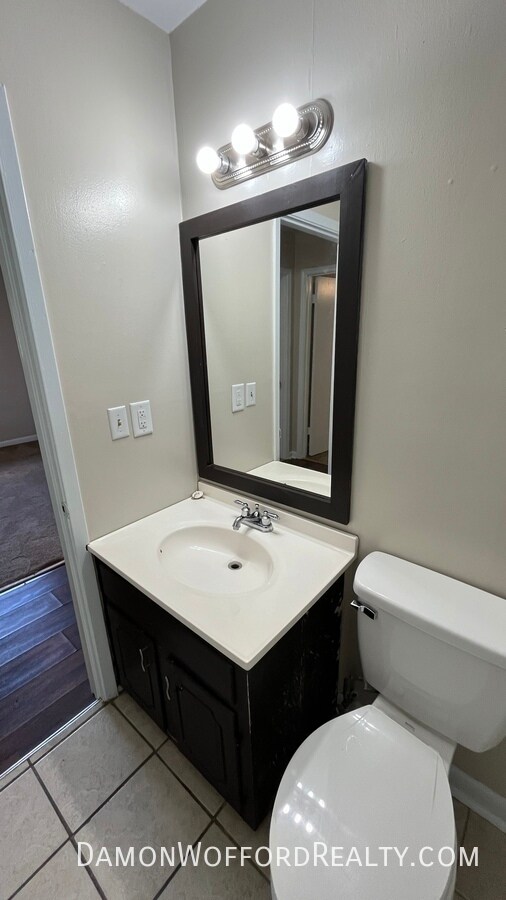 Building Photo - 242 Old Town Crossing