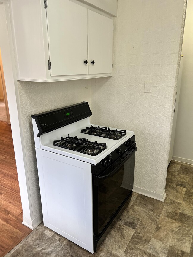 Building Photo - 3122 Commander Dr