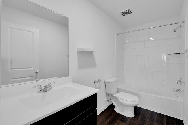 Building Photo - 14403 Cedar Ledge Ln