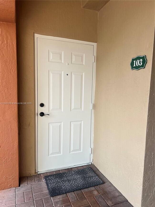 Building Photo - 6340 NW 114th Ave