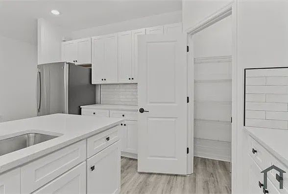 Building Photo - 1147 Edgerton Ave