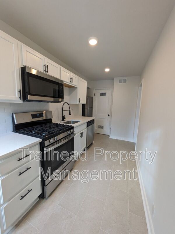 Building Photo - 6413 Brookside Rd