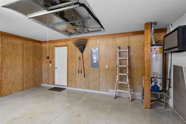 Building Photo - 26908 Honeymoon Ave
