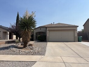 Building Photo - 6601 Shiprock Dr NE