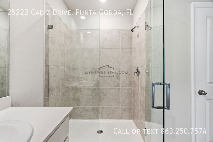 Building Photo - 25222 Cadiz Dr