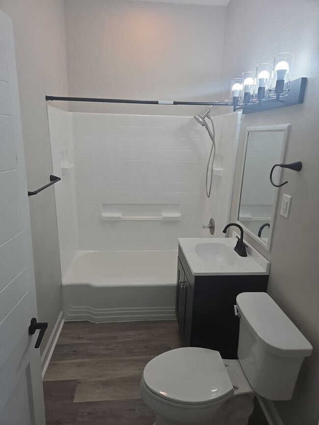 Building Photo - 1949-1949 8th St