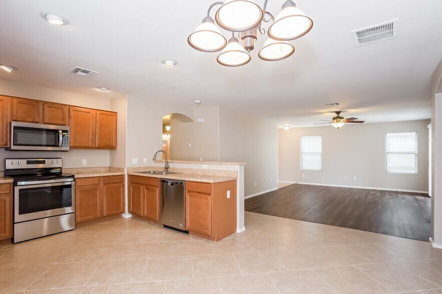 Building Photo - 3674 W Yellow Peak Dr