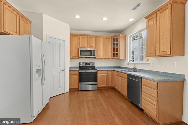 Building Photo - 618 Berwick Ct