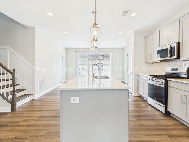 Building Photo - 3284 Charleston Blvd