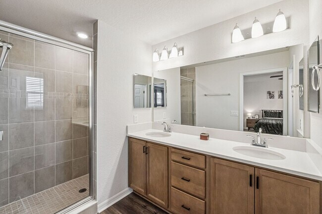 Building Photo - Beautiful 3/2.5/2 Home in St. Cloud