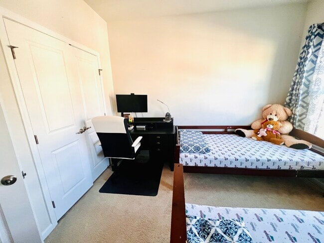 Building Photo - 3010 Mahican Cir