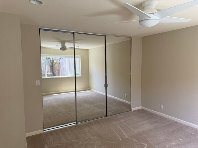 Building Photo - Santa Clara- Park Villas-Single story unit with community pool!