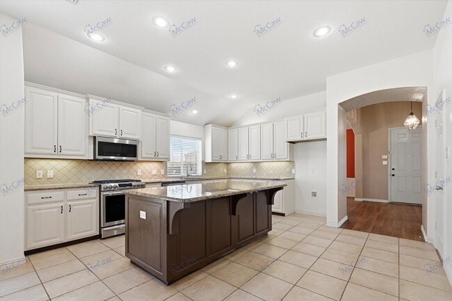 Building Photo - 1021 Ellis Way