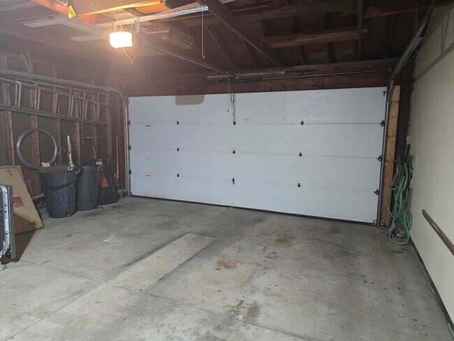 Building Photo - 15353 Huff