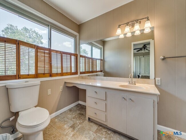 Building Photo - 1660 McIver