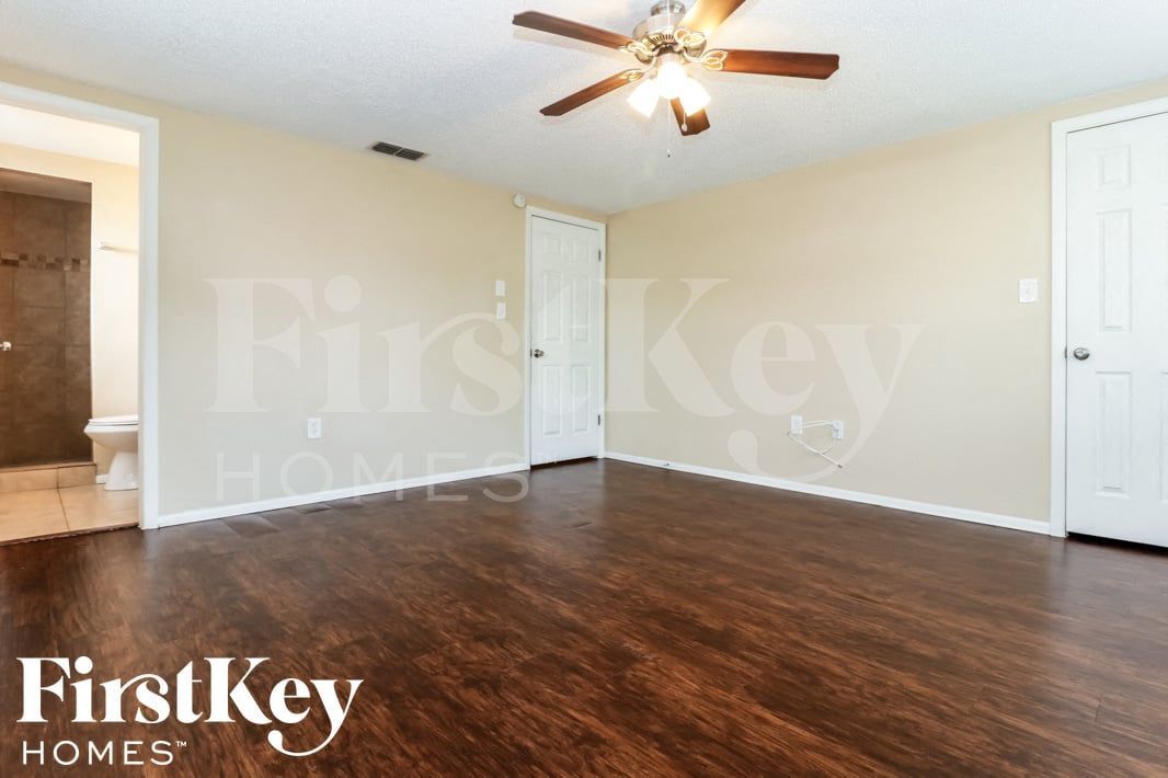Building Photo - 7124 Cay Dr