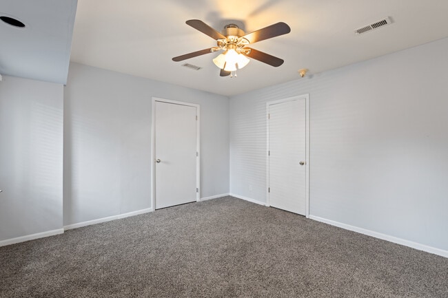 Building Photo - 22 E Hawthorne St