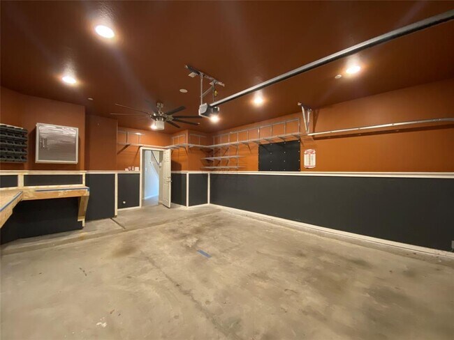 Building Photo - 1310 W Parmer Ln
