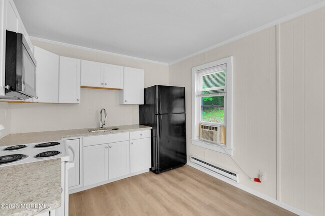 Building Photo - 302 Schoolhouse Rd