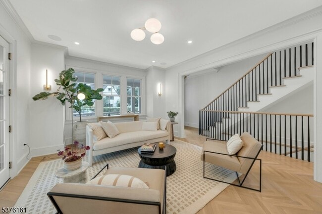 Building Photo - 84 Watchung Ave