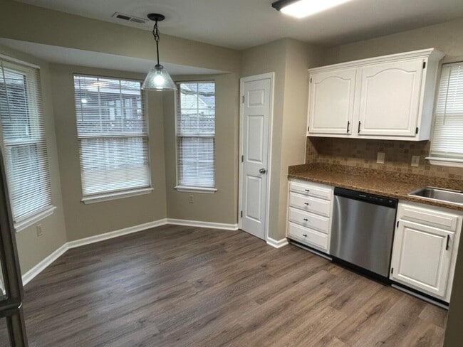 Building Photo - 821 Palomino Ln