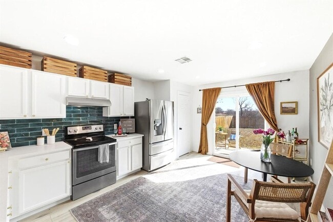 Building Photo - 5905 Los Dios Pl