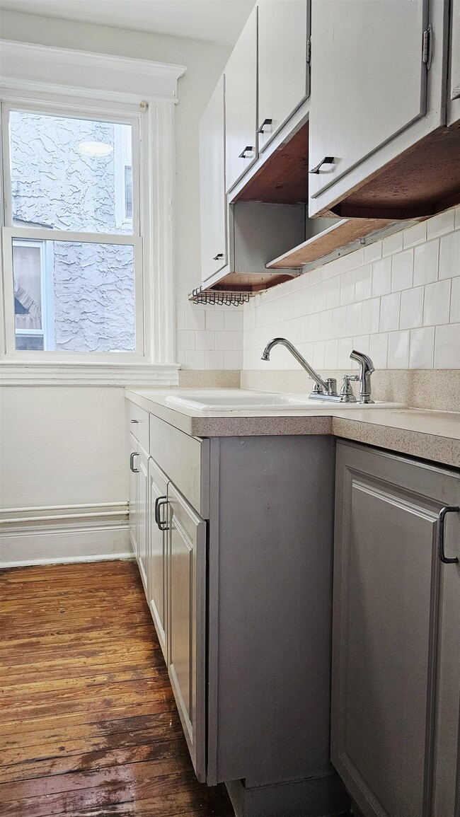 Building Photo - 561 Avenue A