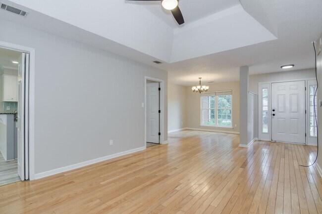 Building Photo - Brick Ranch in Evans