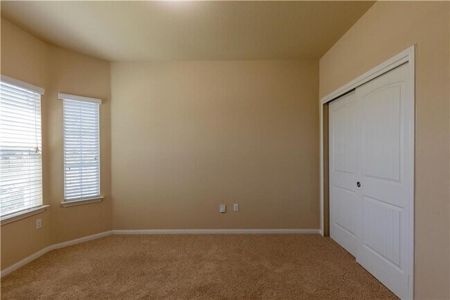 Building Photo - Spacious 4/BR, 2.5/BA Home in Cedar Park –...