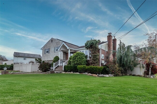 Building Photo - 15 Albany St