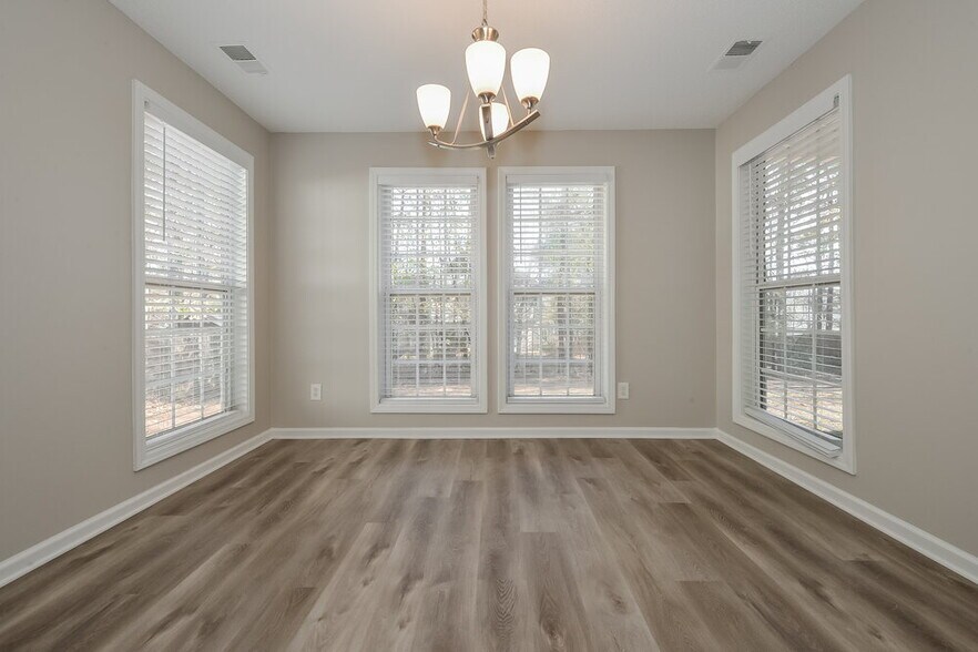 Building Photo - 173 Revolutionary Dr