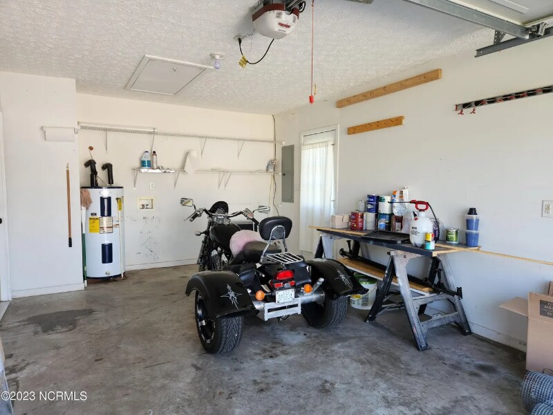 Building Photo - 105 Huntmaster Ct