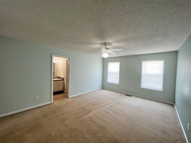 Building Photo - 205 Wakefield Way