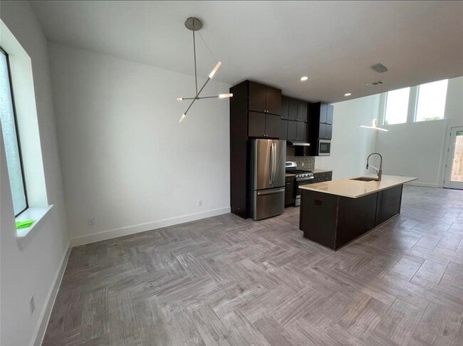 Building Photo - 1703 Cedrocanna Ln