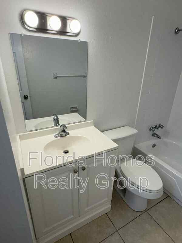 Building Photo - 1830 Maravilla Ave