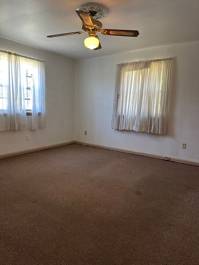 Building Photo - Contact Peggy at 501-676-1758