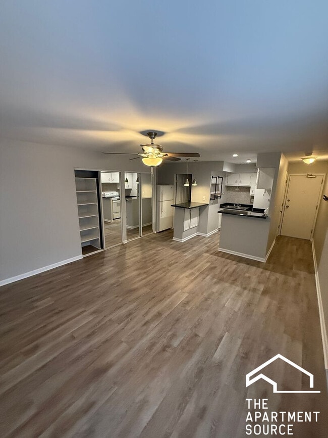 Building Photo - 744 W Gordon Terrace