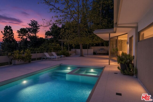 Building Photo - 3201 Oakley Dr