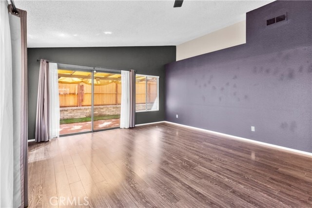Building Photo - 162 Mistletoe Dr