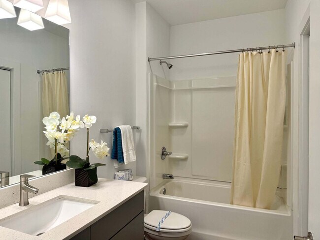 Building Photo - 542 Boulevard NE