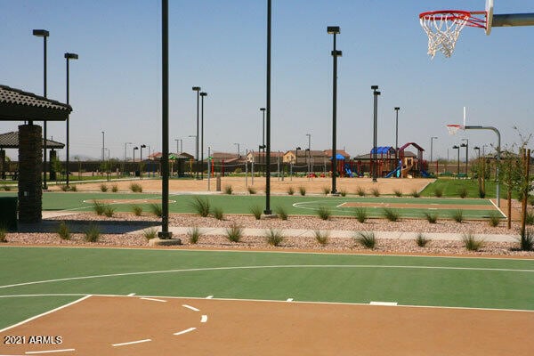 Building Photo - 3015 N Brooklyn Dr