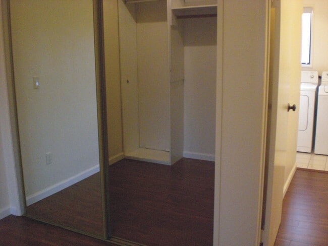 Building Photo - 6407 Gentry Ave