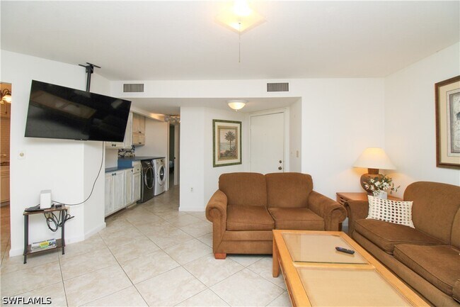 Building Photo - 1510 Mainsail Dr